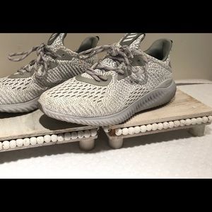 Adidas Alphabounce size 6.5